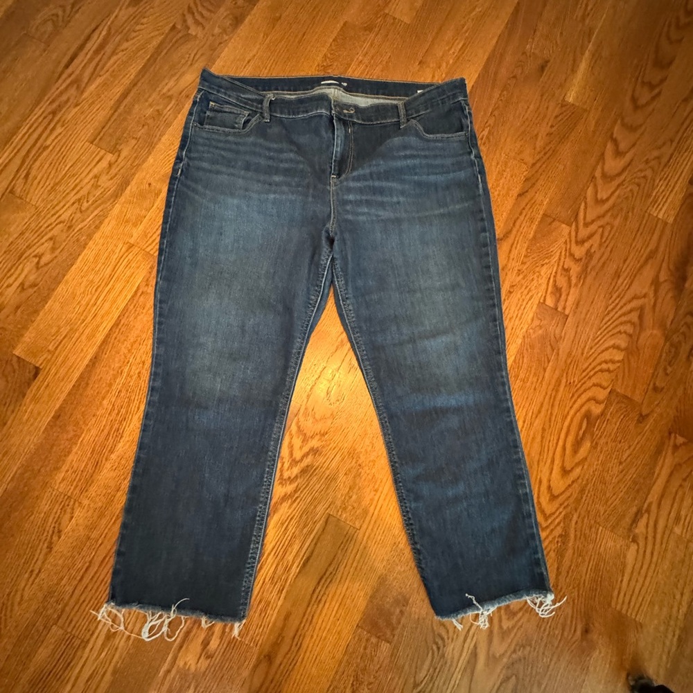 Classic Blue Ankle Cropped Jeans with Stretch Fit